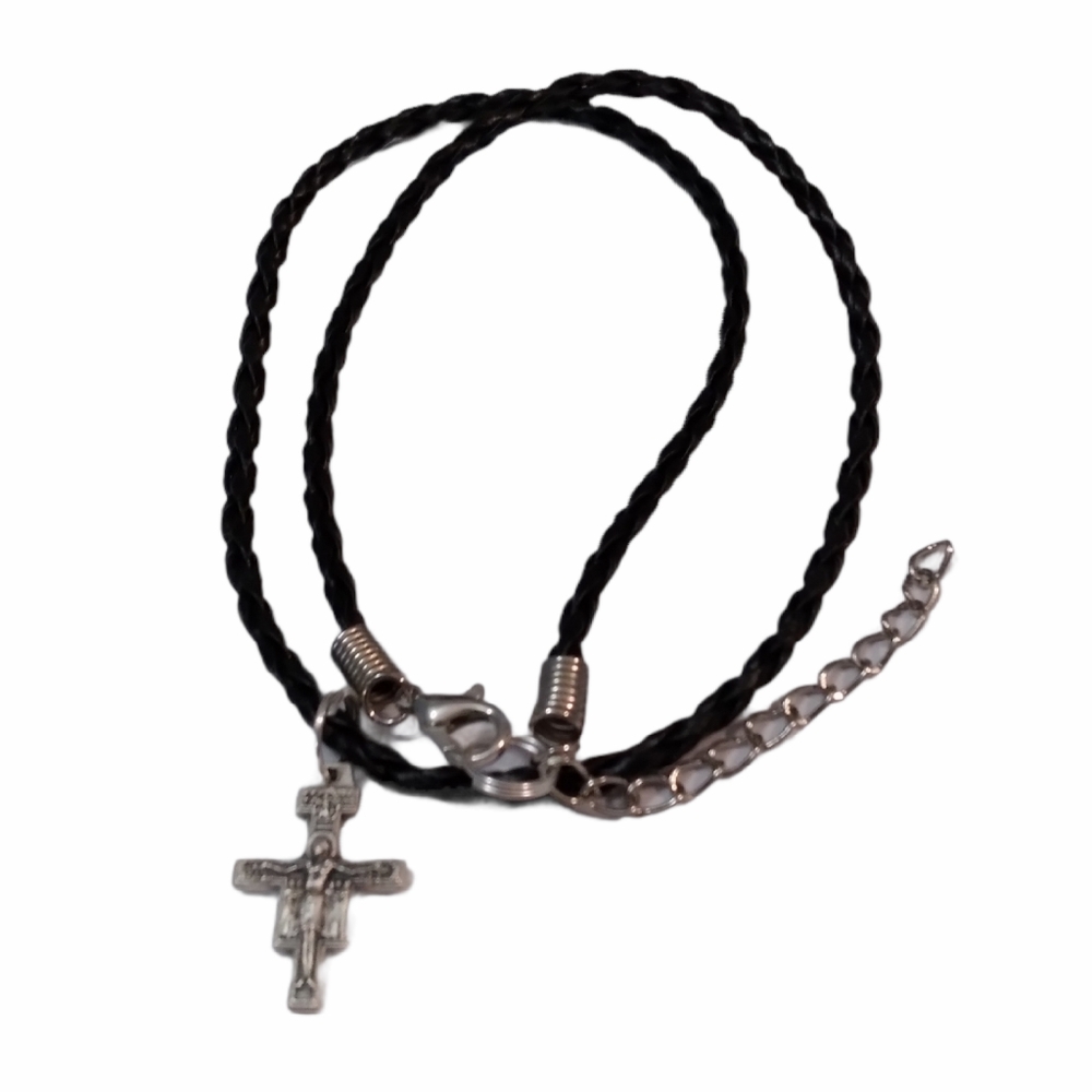 Necklace With Cross Pendant